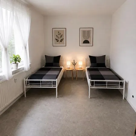 Holiday home Safestaymonteurhaus-privatparkplatz Calbe